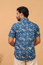 Load image into Gallery viewer, Men’s Blue Tropical Floral Printed Half Sleeve Shirt by Rangat Jaipur