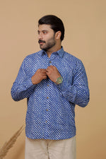 Load image into Gallery viewer, Rajasthan Lahriya Royal Blue Print Shirt – Handcrafted