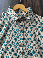 Men’s Casual Summer Shirt – Beige with Artistic Floral Motifs