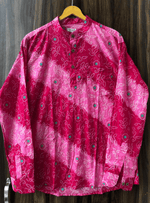 Load image into Gallery viewer, Men’s Handcrafted Bandhani Short Kurta – Rani Pink Tie-Dye Print
