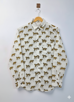 Load image into Gallery viewer, Cheetah Walk Shirt – White Handblock Jungle Print
