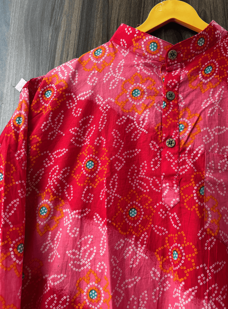 Men’s Handcrafted Bandhani Short Kurta – Pink and Red Tie-Dye Print