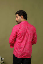 Load image into Gallery viewer, Pink Bandhani Print Cotton Short Kurta Shirt for Men