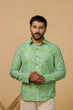 Load image into Gallery viewer, Handcrafted Rajasthan Lahriya green print shirt by Rangat Jaipur